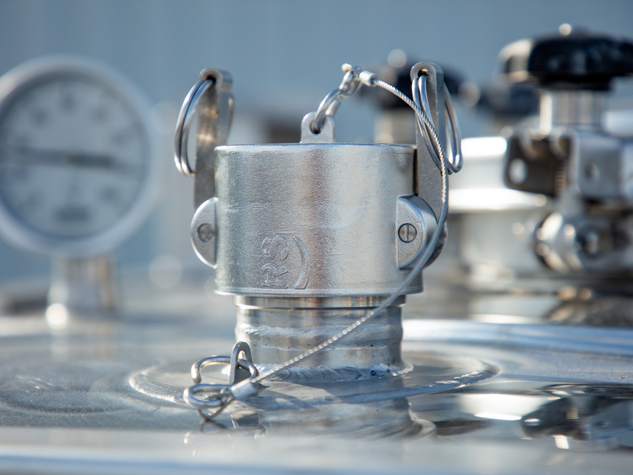 HOYER IBC 安全阀特写